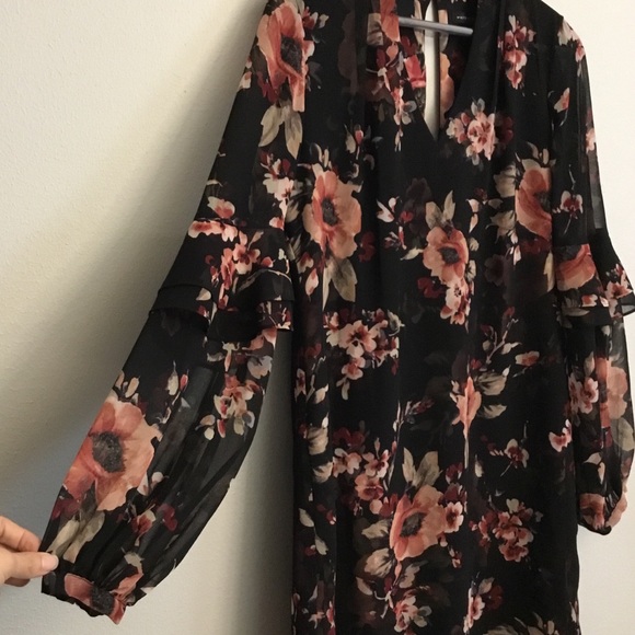 White House Black Market Long-Sleeve Floral Choker Shift Dress Size S NW… - Picture 5 of 14